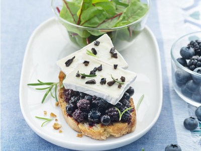 Goûter : des tartines fromage & fruits à croquer !