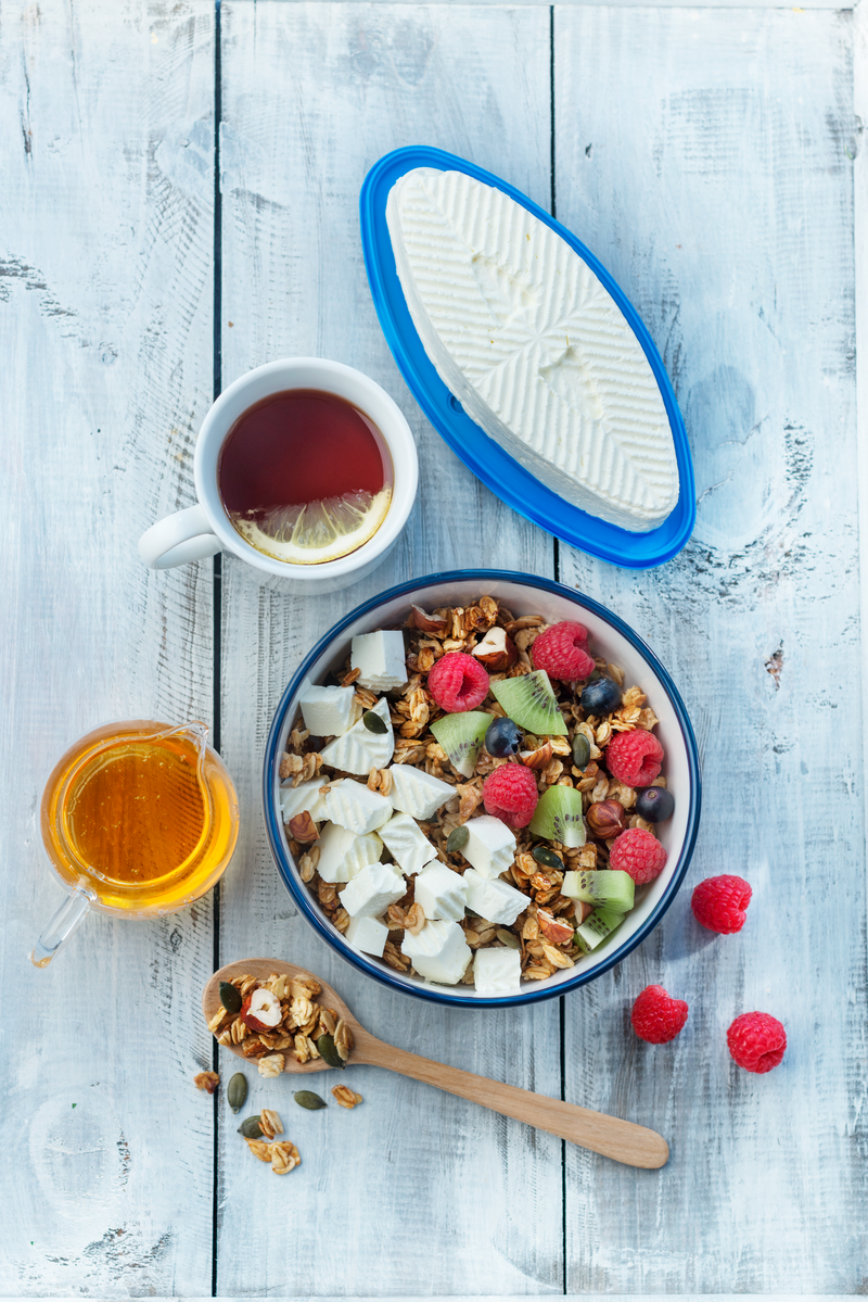 Granola aux fruits et fromage frais