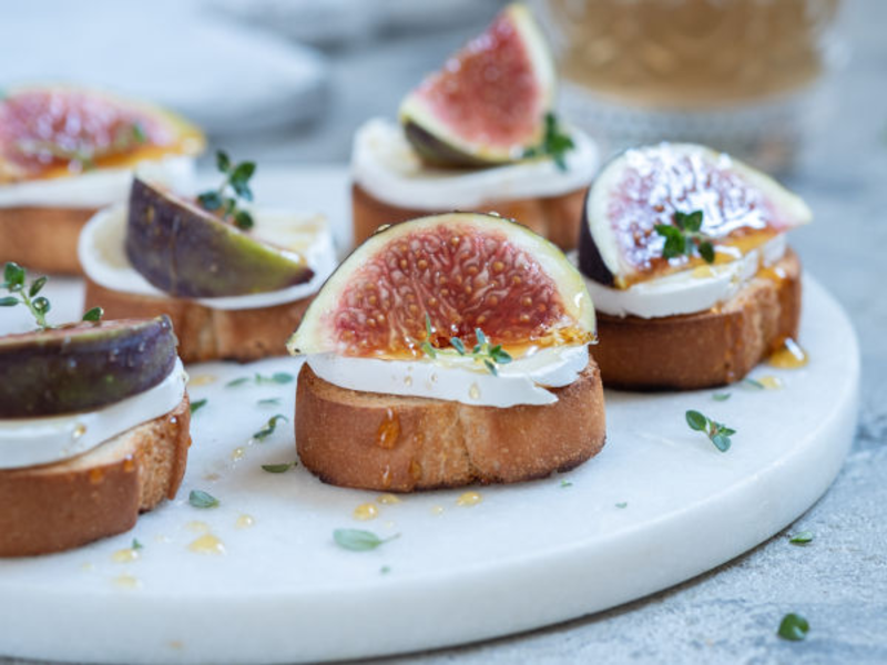 Toasts fromage, figues et pain d'épices