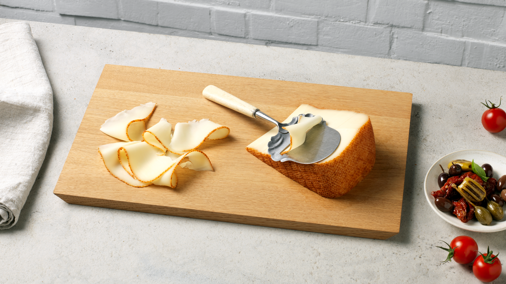 Tout sur la tomme de brebis : fabrication, variétés et gastronomie