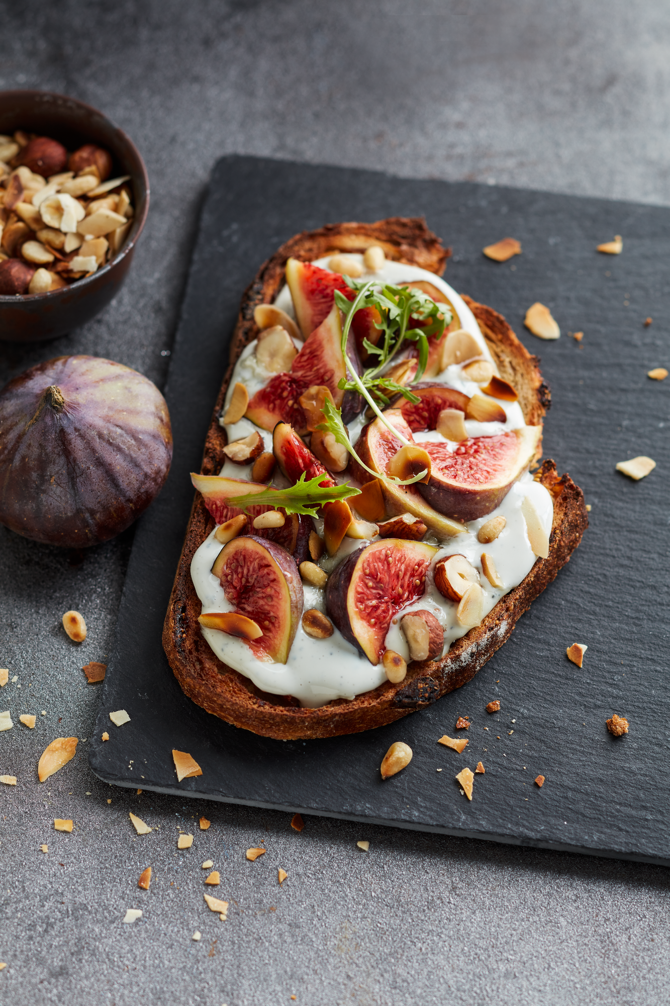 Tartine de crème de bleu aux figues
