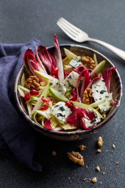 Salade d'endives et pommes vertes aux noix et bleu