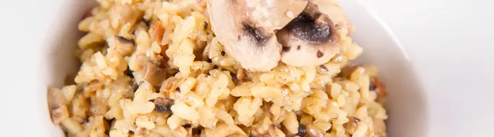 Riz et sa sauce champignons, lardons et fromage frais