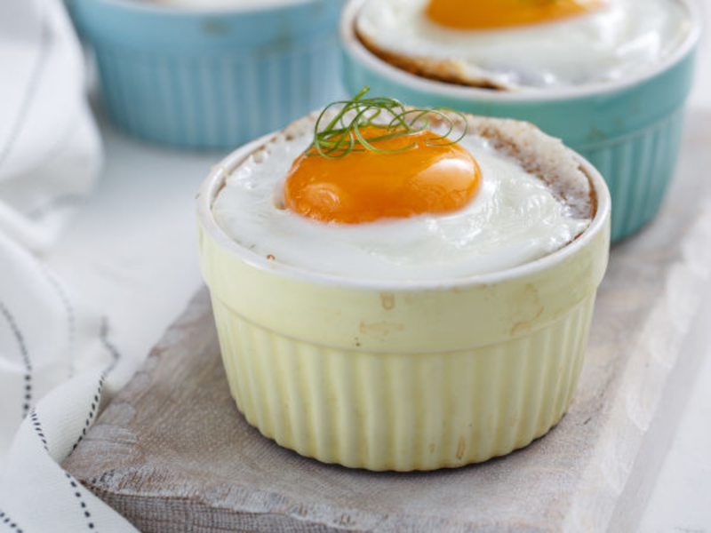 Oeuf cocotte au maroilles et aux lardons