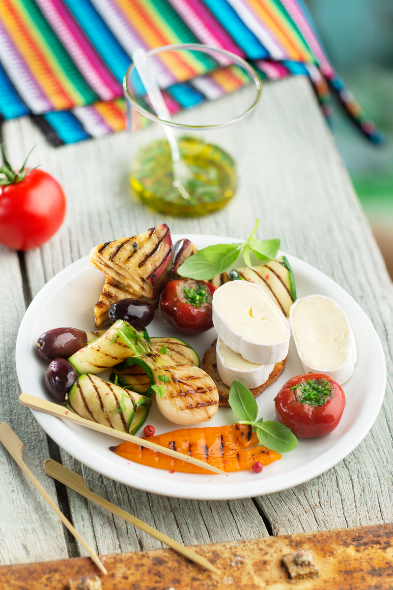 Légumes d'été grillés et fromage