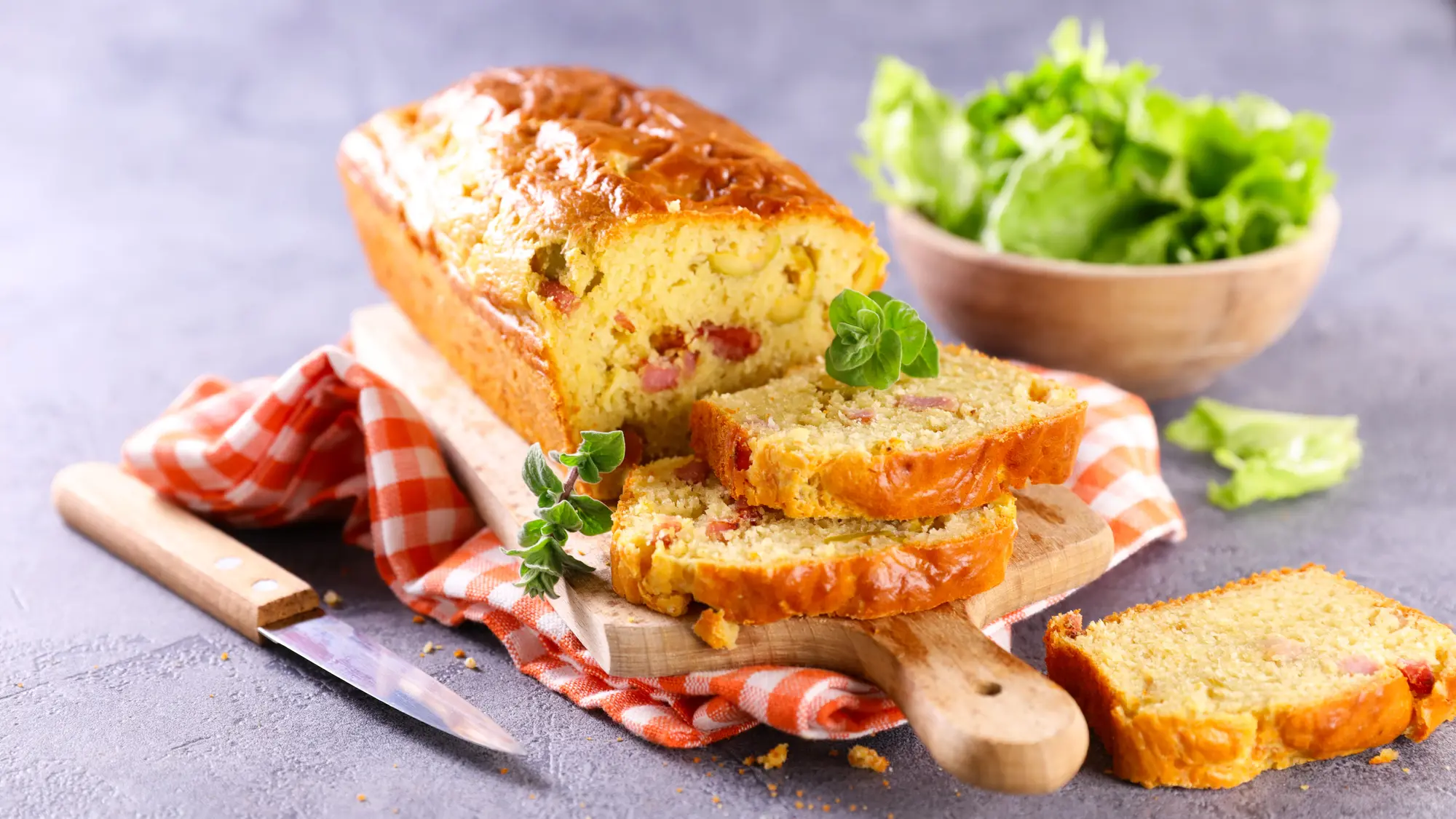 Cake au chèvre : 6 recettes ultra-savoureuses (et zéro prises de tête)