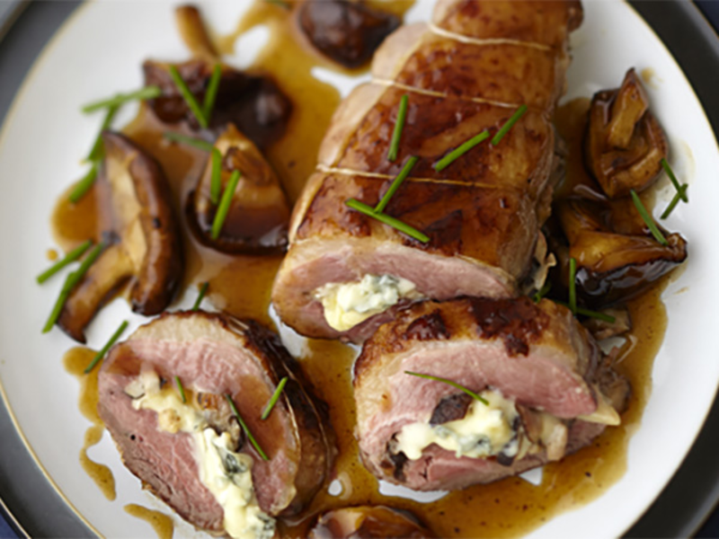 Magret de canard farci au fromage bleu et champignons