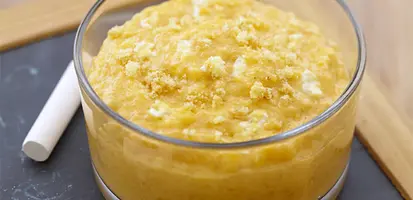 Compote de mangue, fromage frais et madeleine