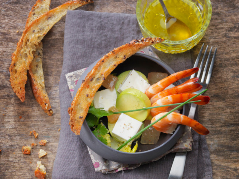 Salade de crevettes roses, avocat et pamplemousse