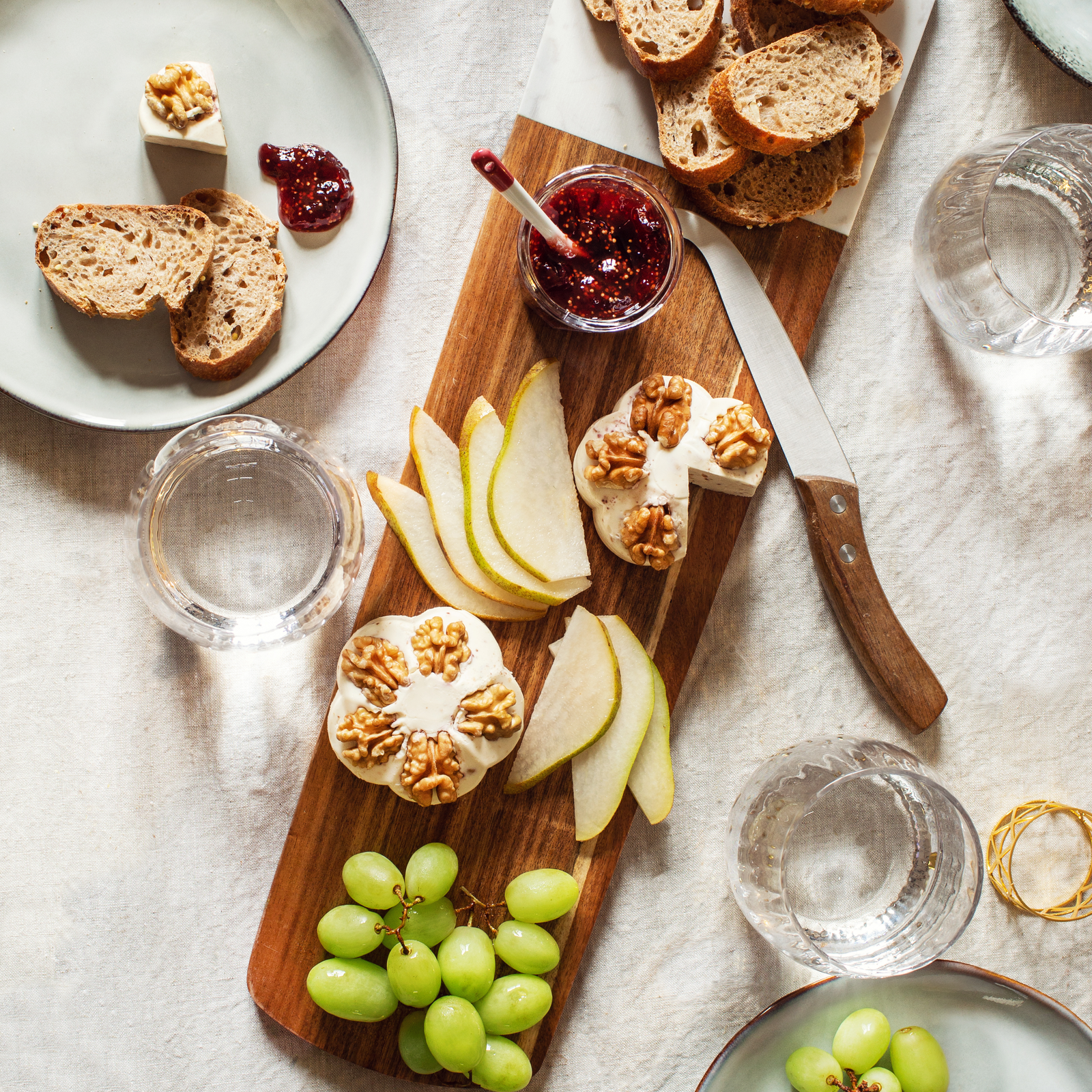 Plateau fromage, poire et raisin