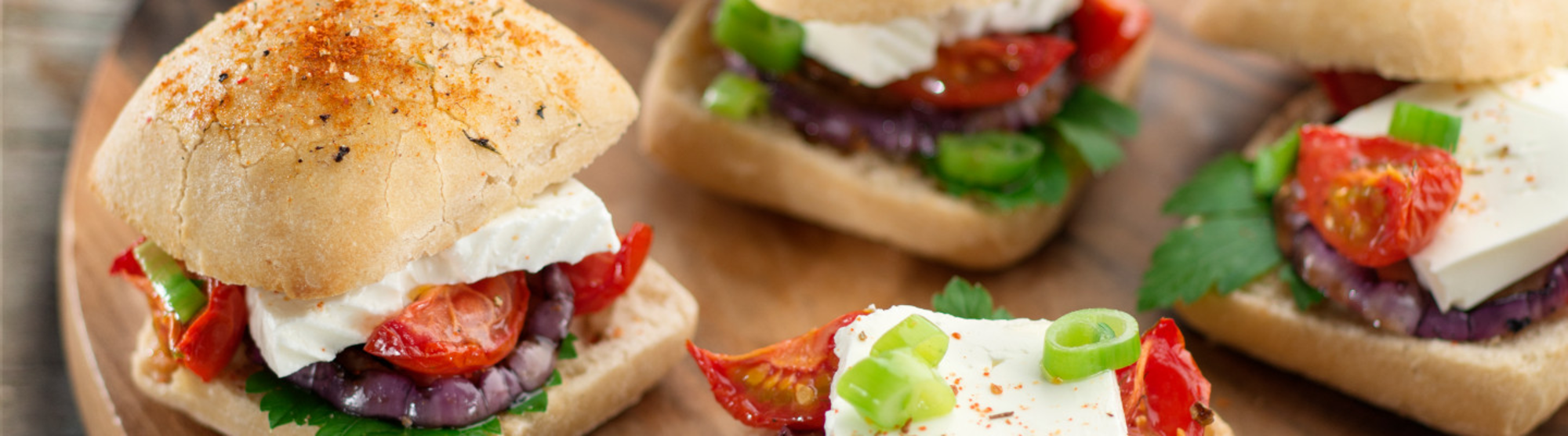 Burger végétarien, aubergines et fromage frais