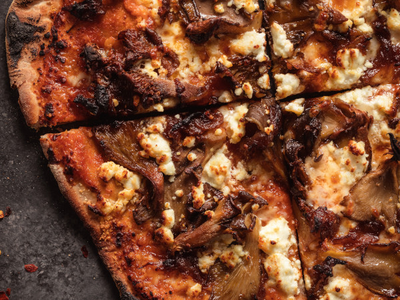 Pizza au fromage de chèvre frais à la Majorquine