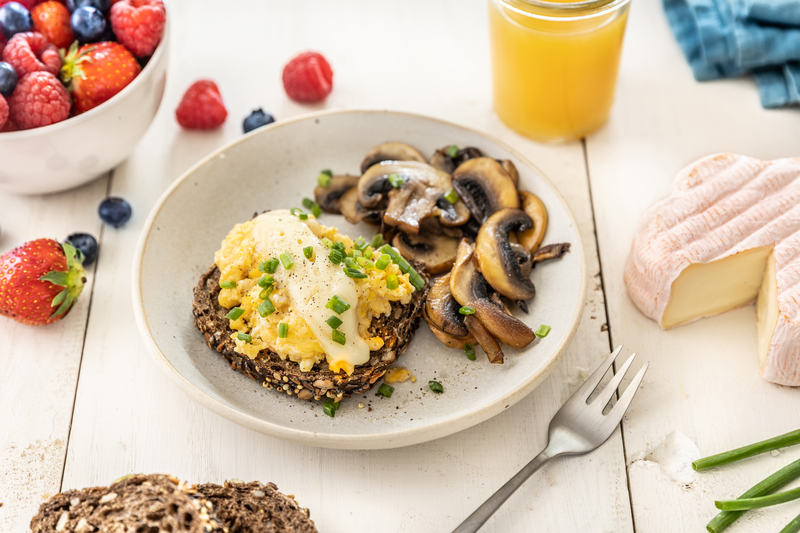 Œufs brouillés au fromage et ciboulette