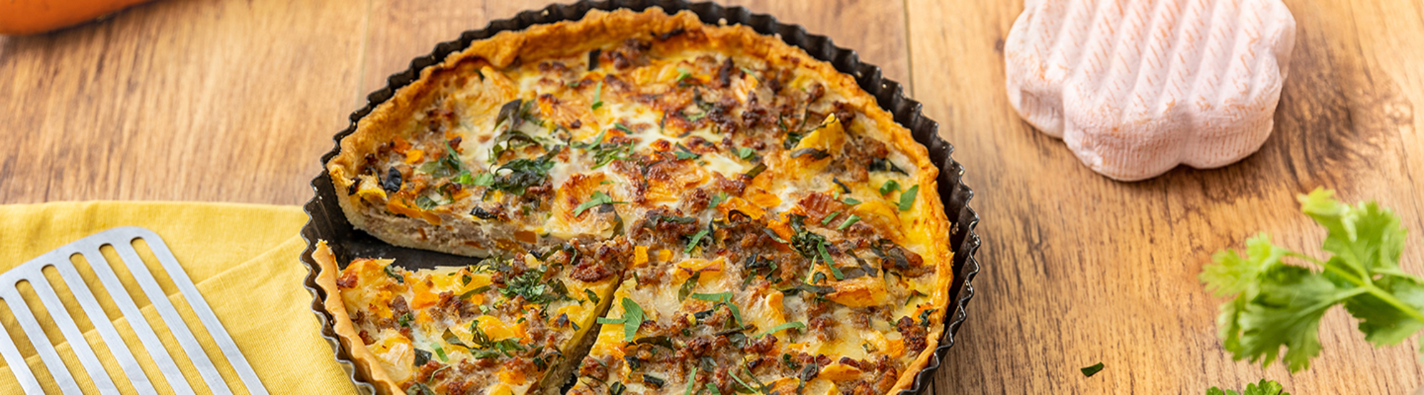 Tarte aux légumes, viande hachée et fromage