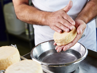 Fabrication du fromage : les différentes étapes