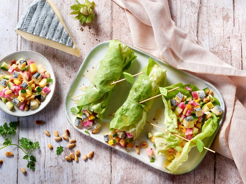 Wraps de laitue aux légumes croquants et fromage