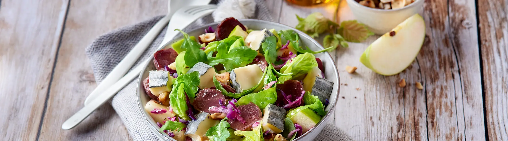 Salade croquante aux gésiers et fromage du Périgord