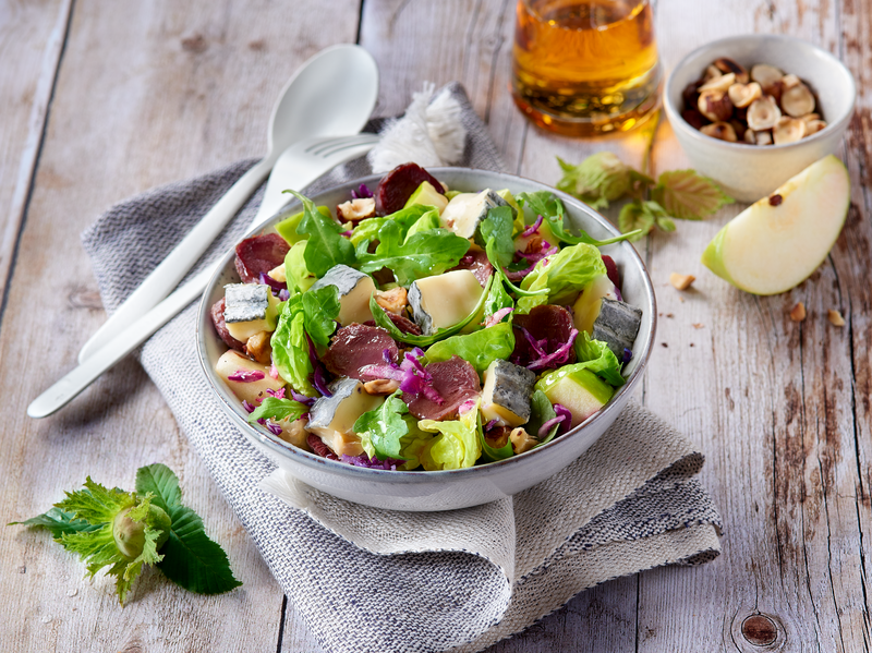 Salade croquante aux gésiers et fromage du Périgord