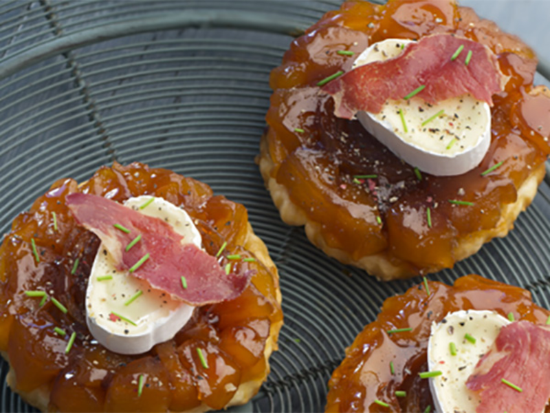 Tartelettes tatin pomme, oignons et fromage