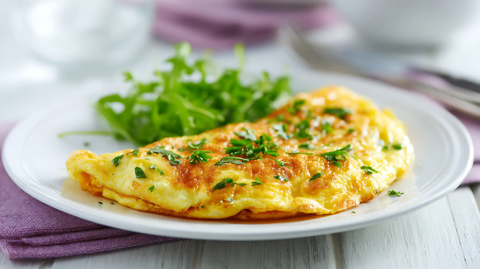 Omelette au fromage fondante : la recette en 10 minutes !