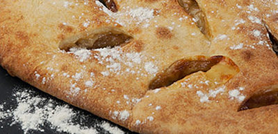 Fougasse au fromage, romarin et pâte de coing