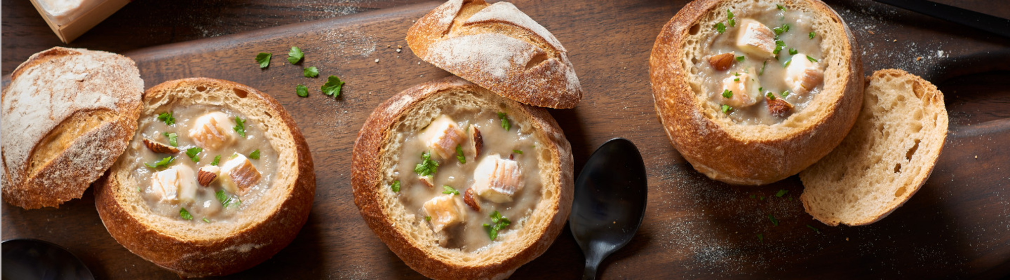 Velouté de champignons, noisettes et fromage