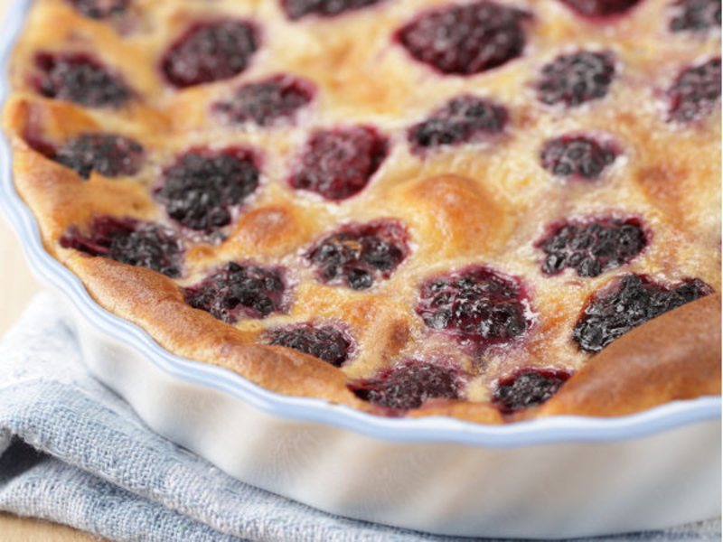 Clafoutis aux mûres et fromage frais