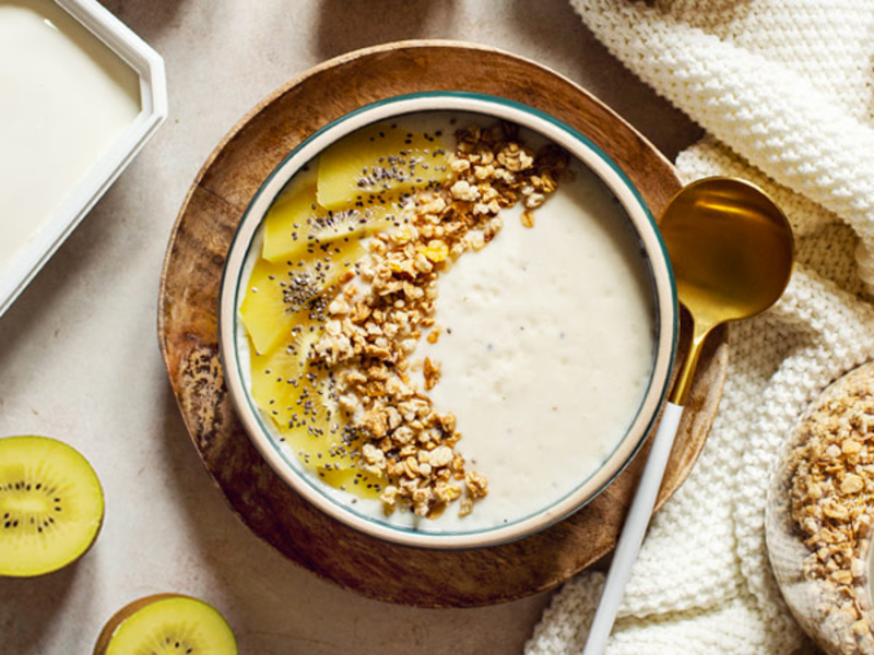 Smoothie bowl poire, kiwi et fromage frais