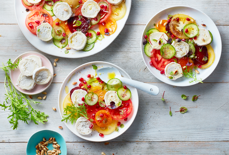 Carpaccio de tomates et concombre au chèvre