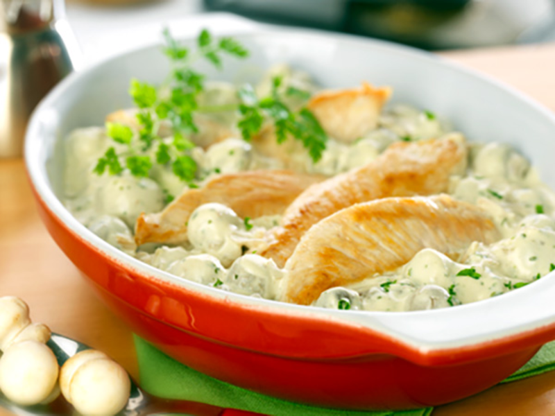 Filet de dinde à la normande, au fromage frais ail & fines herbes