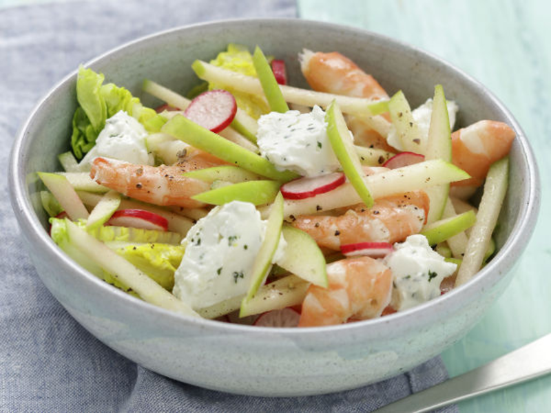 Salade fraîcheur aux crevettes, pomme verte et fromage frais