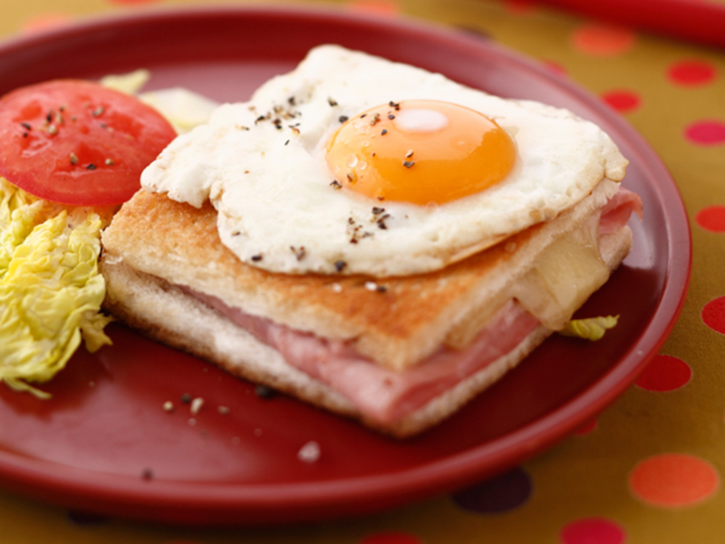 Croque-madame au jambon et fromage