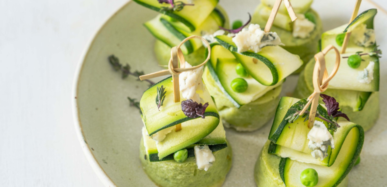 Mini flan courgette petits pois roquefort