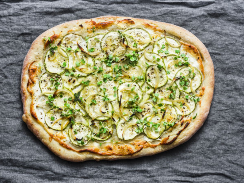 Pizza au bleu et courgettes