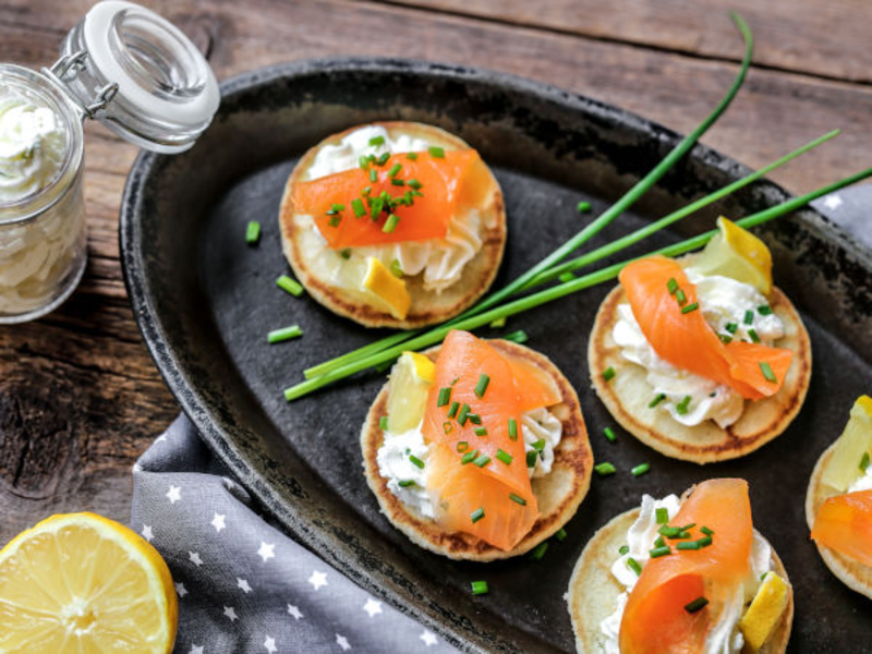 Blinis au surimi et fromage frais à la ciboulette