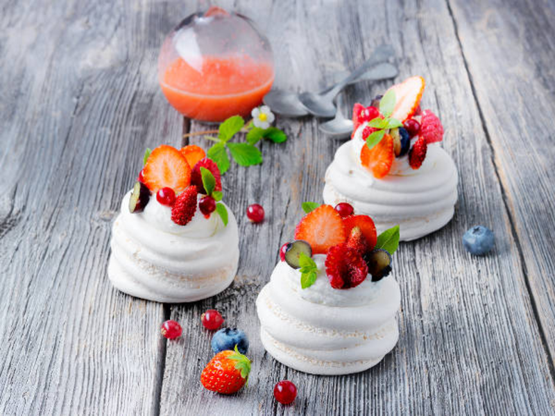 Pavlova fruits rouges et fromage frais