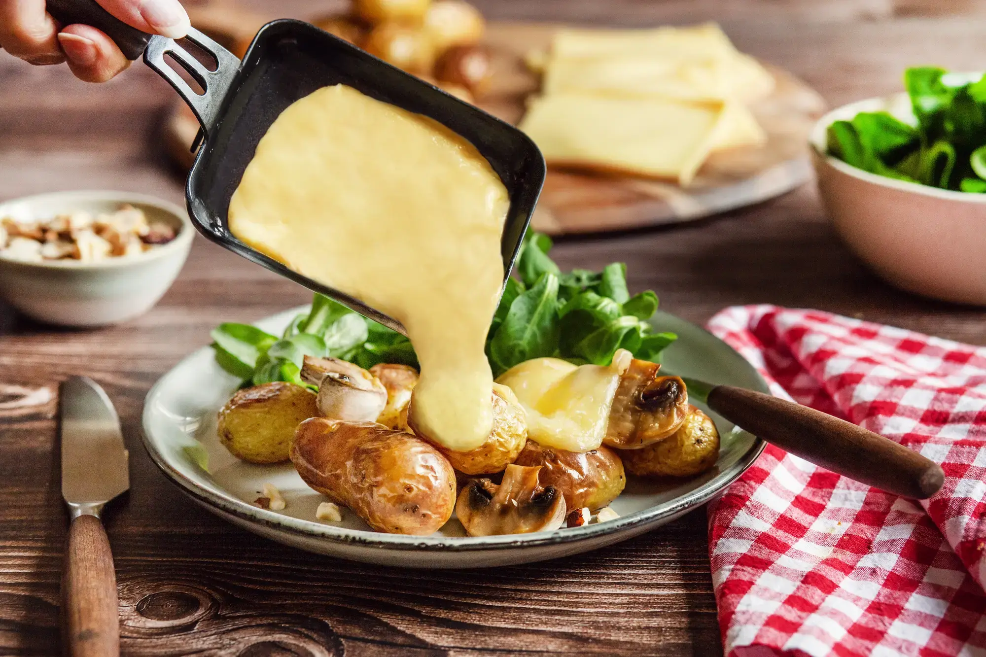 Recettes raclette au fromage - Qui veut du fromage