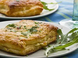 Feuilletés au chèvre frais et au miel