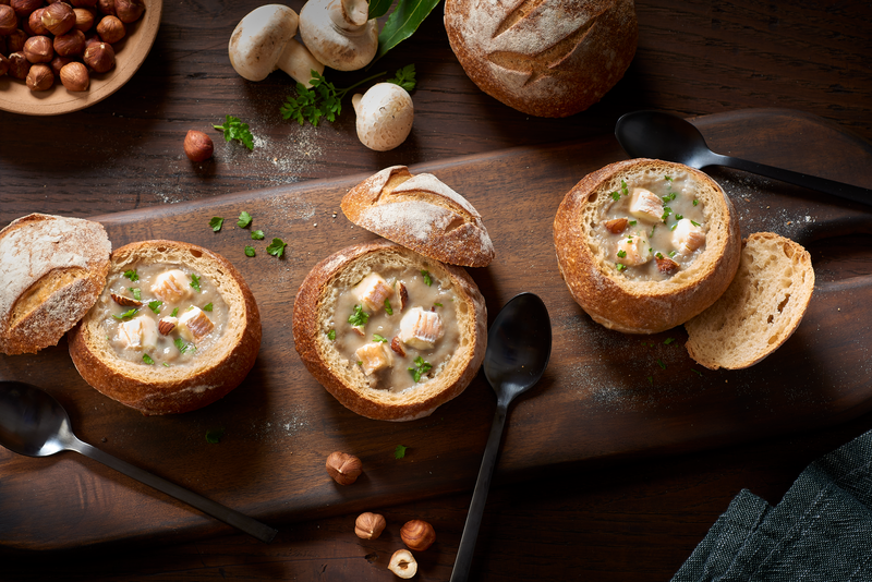 Velouté de champignons, noisettes et fromage