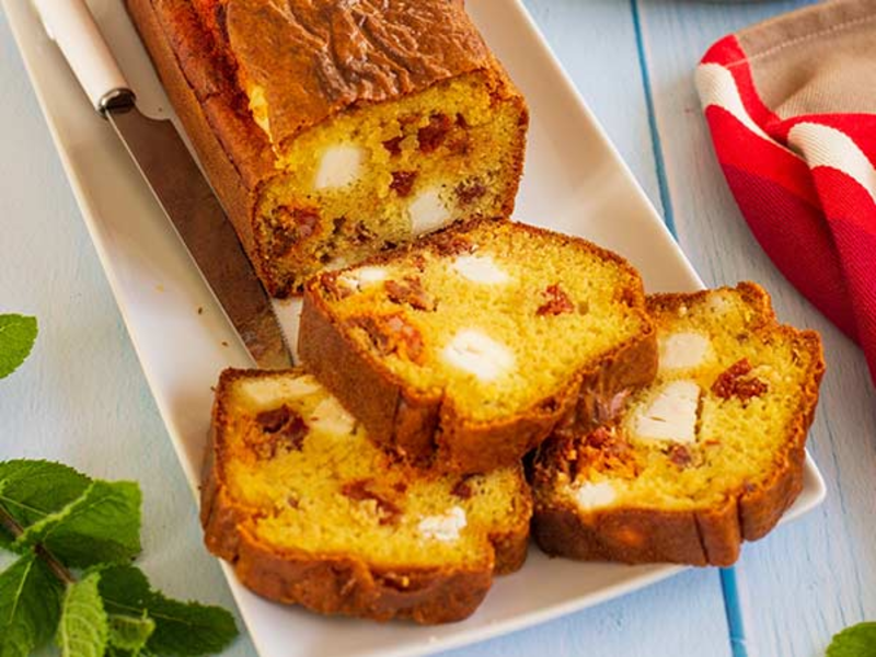 Cake feta, chorizo et tomates séchées