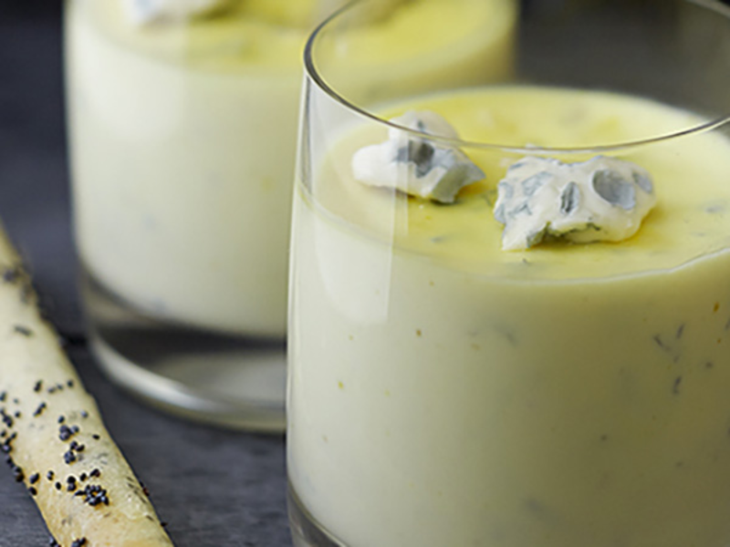 Crémeux de bleu au curry, croustillant au pavot