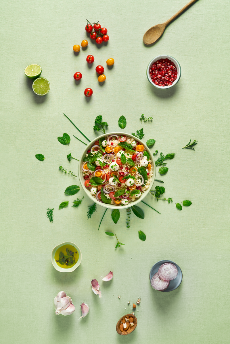 Taboulé à la tartinade végétale, tomates cerises et herbes fraîches