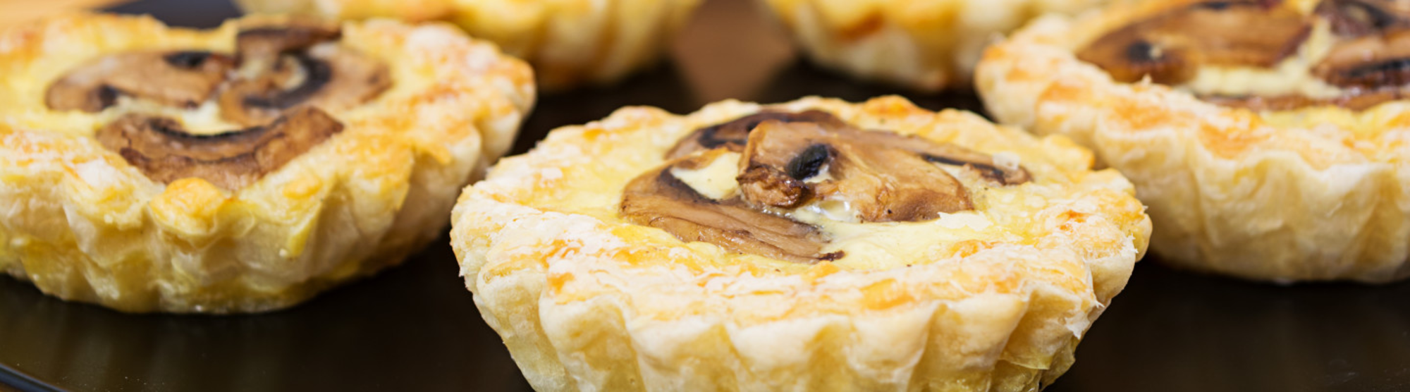 Tartelette au chèvre frais, champignons et chorizo