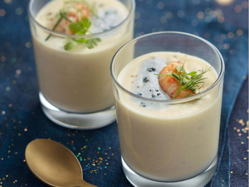 Velouté de topinambours à la crème de bleu et langoustines grillées