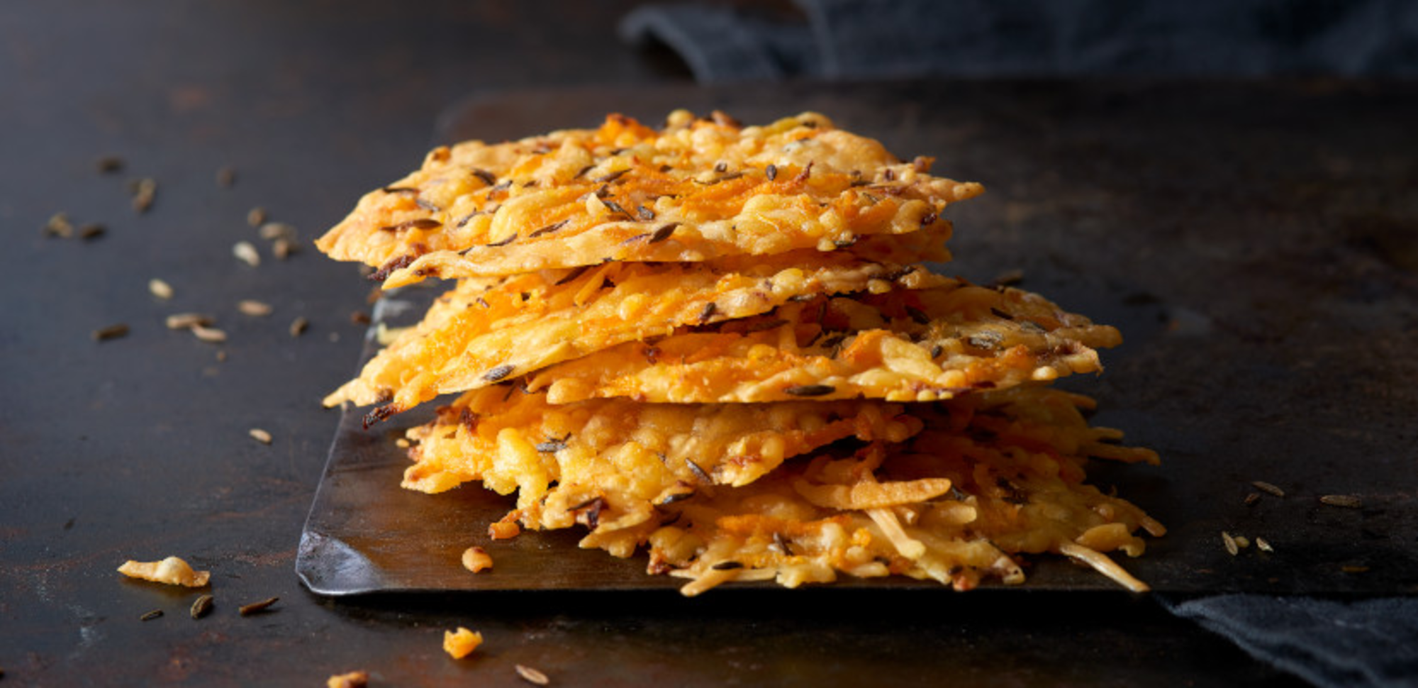 Tuiles de gouda aux carottes râpées et au cumin
