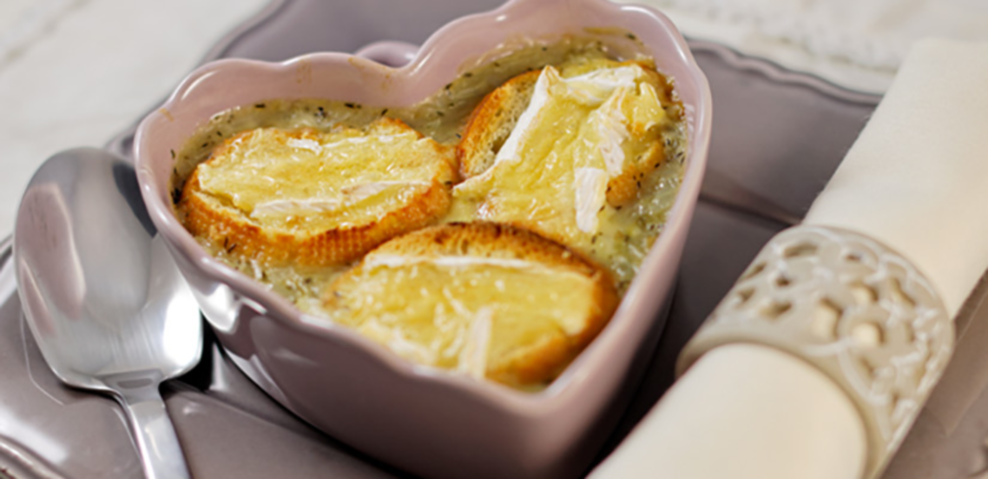 Soupe à l'oignon au camembert
