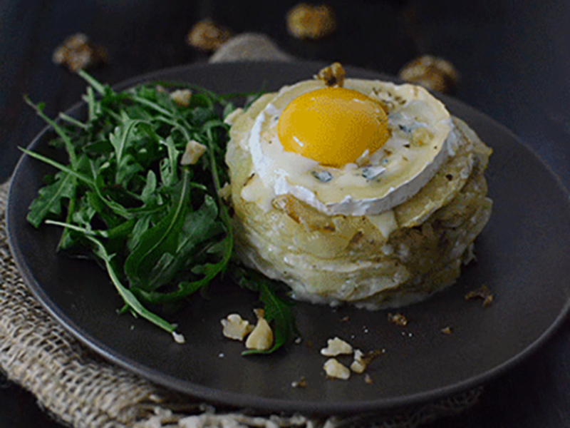 Millefeuille de pomme de terre au fromage bleu