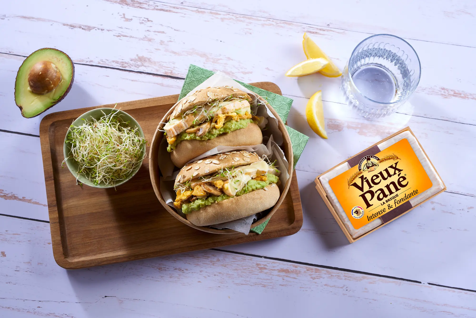 Breakfast :  bun au fromage