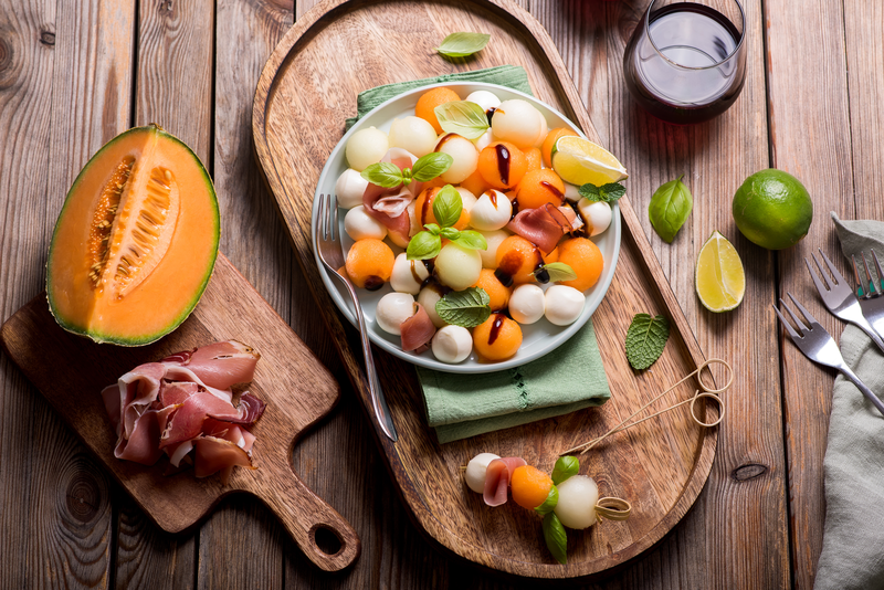 Assiette de melon et billes de mozzarella