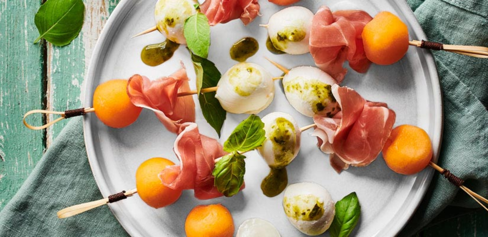 Brochettes melon mozzarella et jambon de Parme